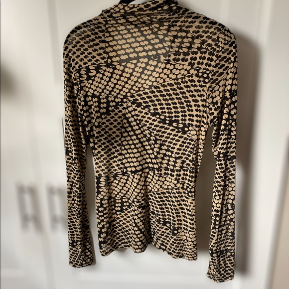 Sakura sheer print blouse. ❤️❤️ - Picture 4 of 4